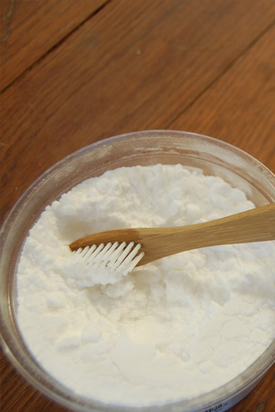 le bicarbonate de soude pour avoir les dents blanches rapidement