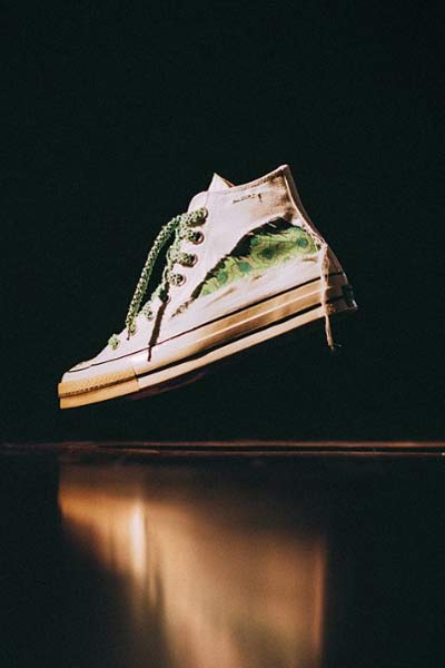 Converse x Dr Woo blanche