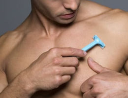 comment se raser le torse homme