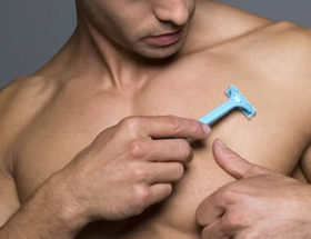 comment se raser le torse homme