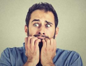 Comment soigner sa phobie, homme ayant peur