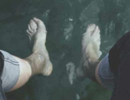 prendre soin de ses pieds homme