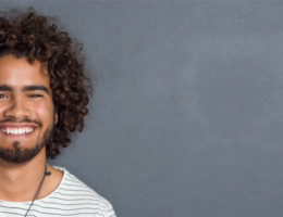 cheveux bouclés homme entretien