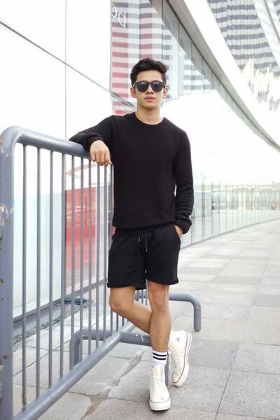 porter des converse avec un short
