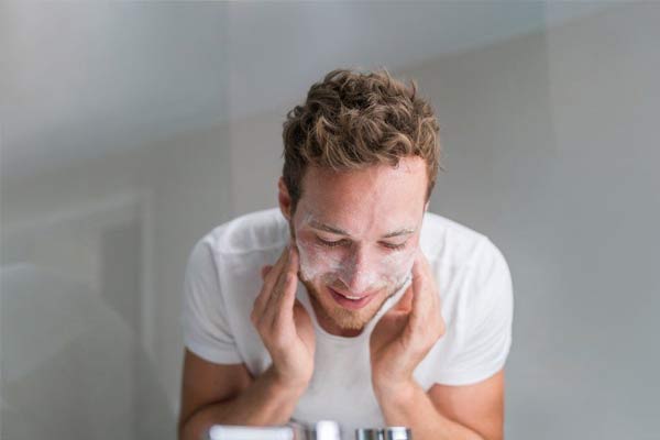 nettoyage visage homme microkyste