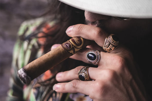bijoux homme pierre