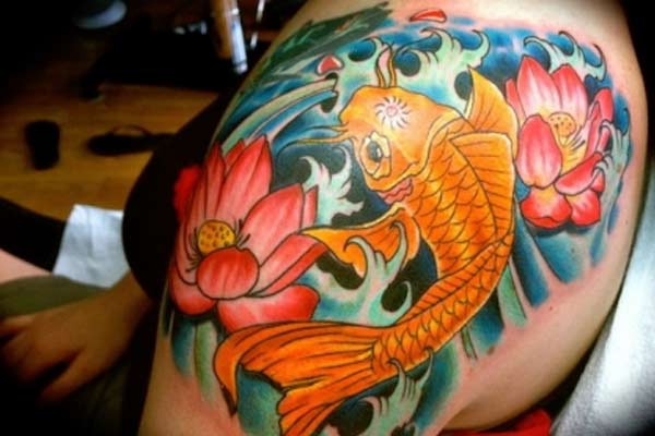 tatouage yakuza carpe koï