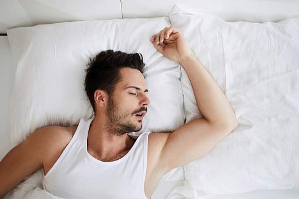 bien dormir pour avoir une érection plus forte