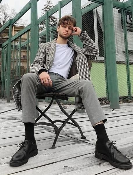 porter doc martens au bureau