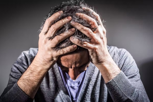mal au cheveux douleur au cuir chevelu