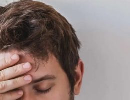 mal au cheveux cuir chevelu douloureux