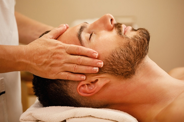 massage cuir chevelu mal aux cheveux