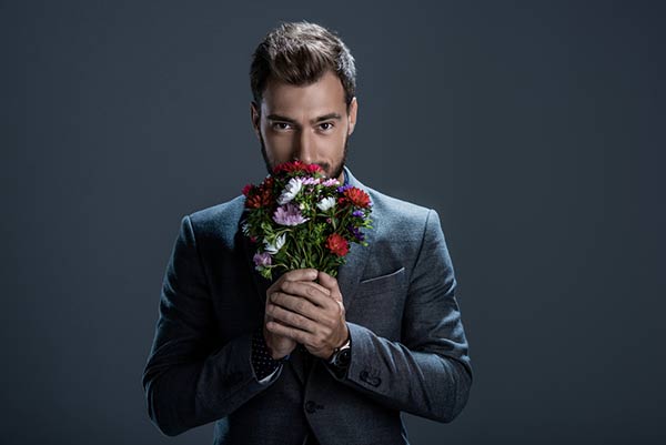 homme fleurs saint valentin