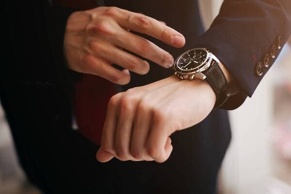 homme montre de luxe