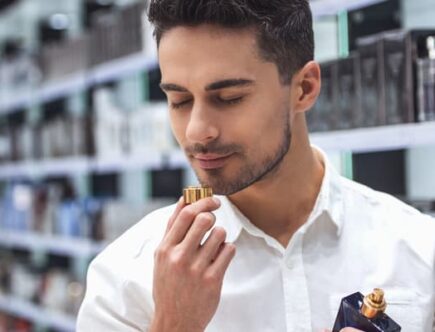 parfum porte au bureau homme