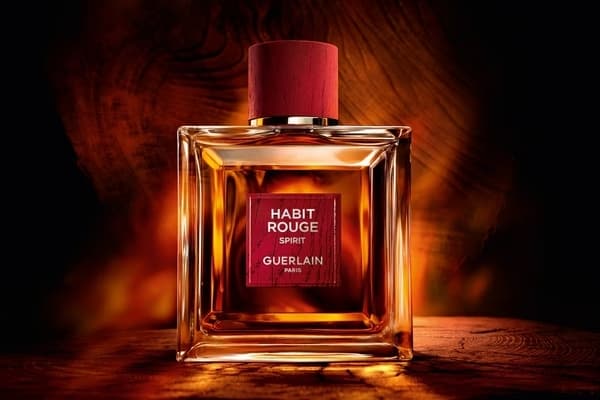 parfums pour hommes à porter à un mariage habit rouge de guerlain