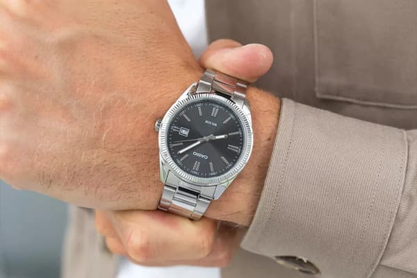 montre casio mtp -100€