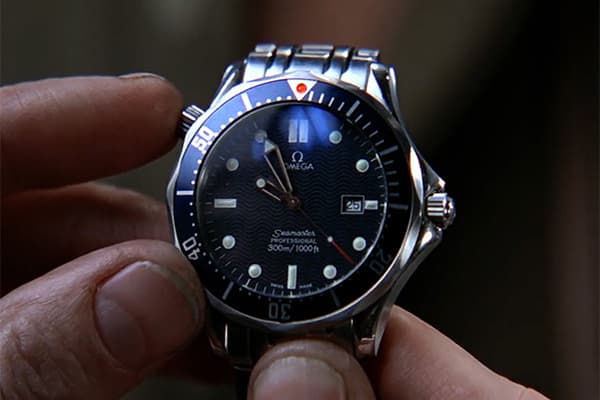 Omega Seamaster Professional 300M montre de pierce brosnan james bond