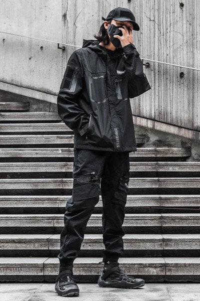 style vestimentaire hommes techwear